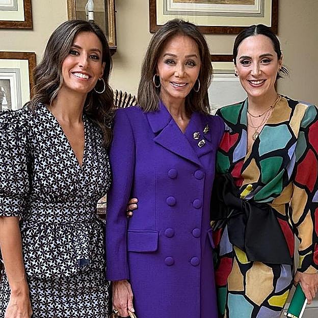 Isabel Preysler, Tamara Falcó y Ana Boyer arrasan con sus looks de invitadas de invierno para la boda de Cristina Reyes