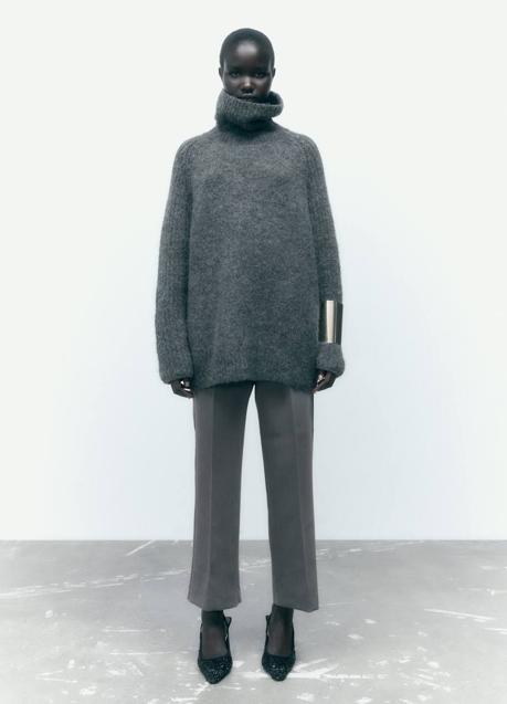 Imagen - Total look gris con pantalón de vestir y jersey oversize