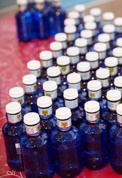 Imagen secundaria 2 - Los talleres de recortables fueron un exitazo, pero también hubo tiempo para hidrtarse con Solán de Cabras y para descubrir los coches más ligeros y urbanos de Citroën. 