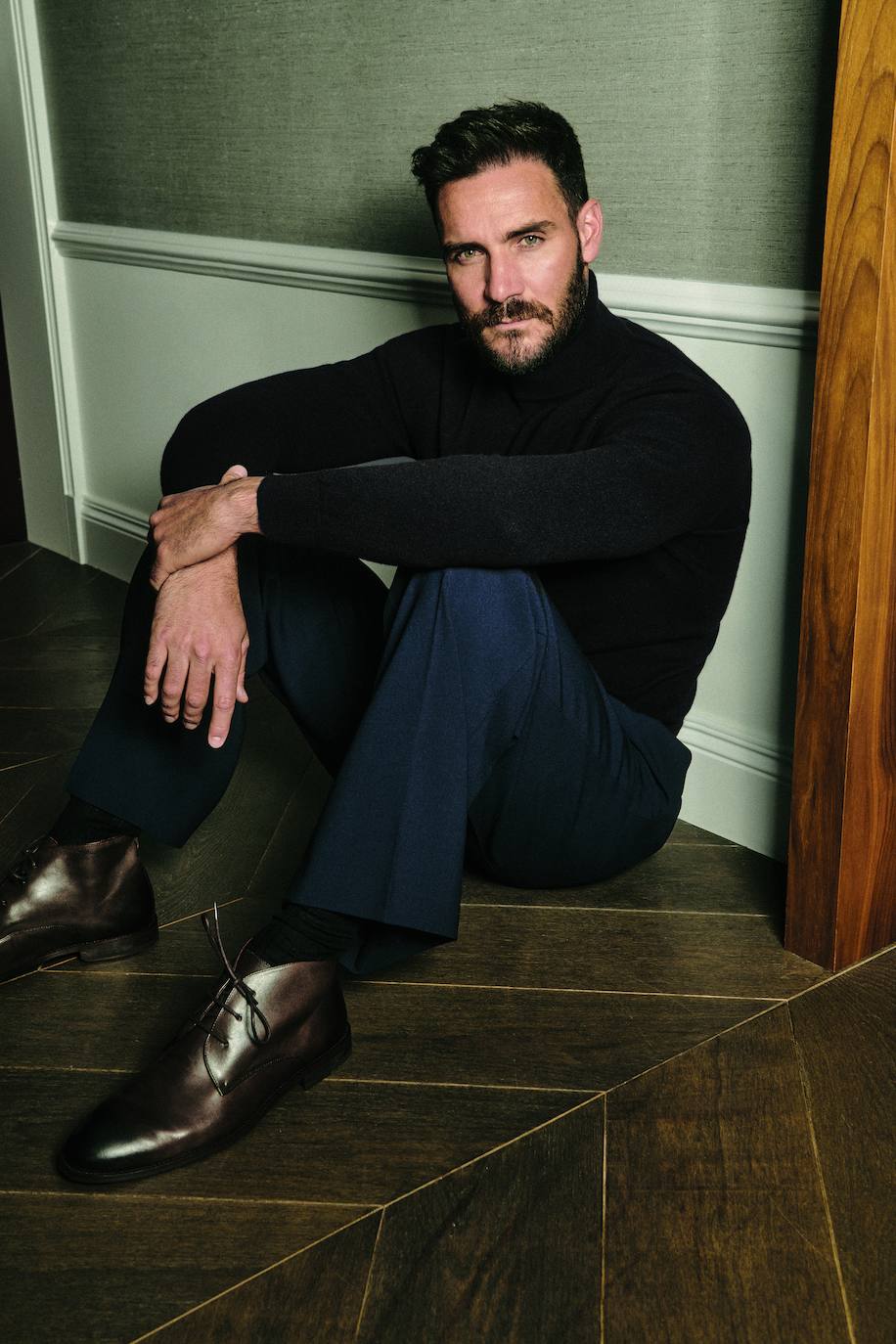 Jersey de El Corte Inglés, pantalón de The Frankie Shop, calcetines de Calzedonia y zapatos de El Corte Inglés. 