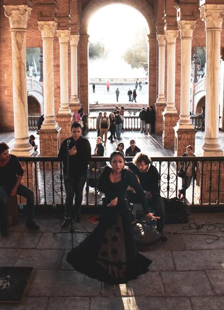 Imagen - Mujer bailando flamenco/PEXELS