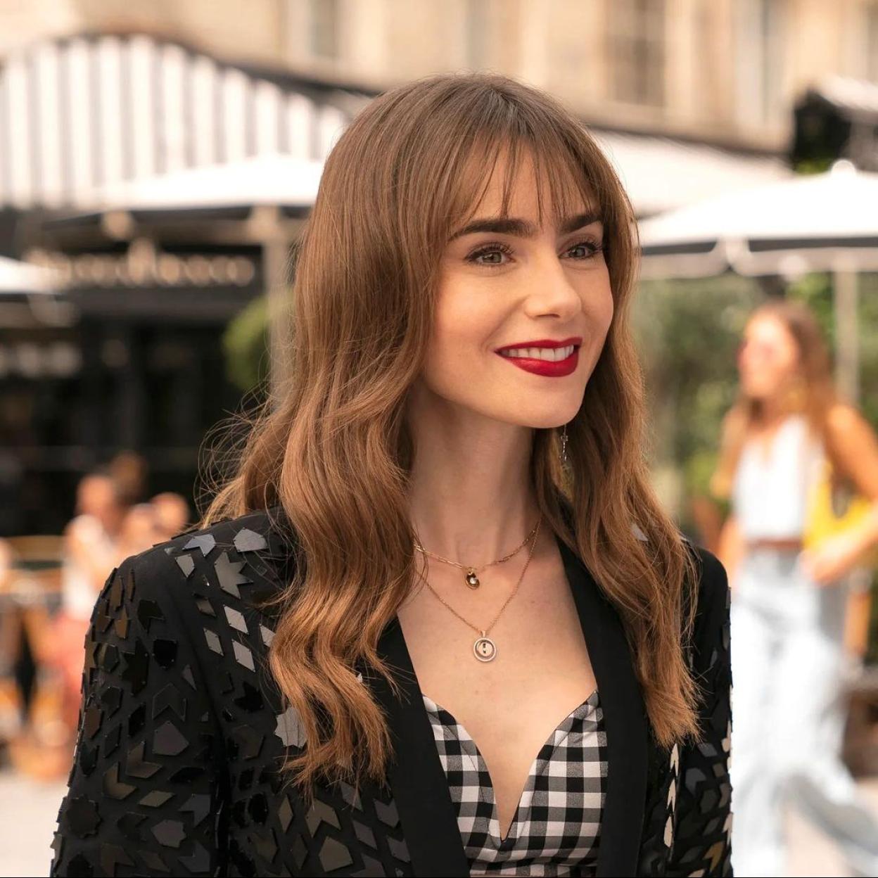 Lily Collins en Emily in Paris.