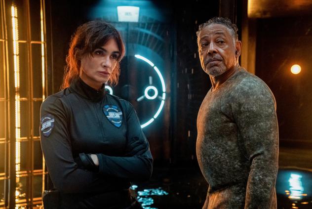 Vagamente inspirada en la historia real de la desaparición de 70 mil millones de dólares en bonos del centro de Manhattan durante el huracán Sandy, esta producción que se narra no linealmente se podrá ver en orden diferente por cada usuario. La cámara están custodiada por por el equipo de seguridad corporativa más potente del mundo y el FBI pisa los talones de los ladrones que se han propuesto abrir la cámara más inexpugnable del mundo. Un rompecabezas en el que la corrupción, la codicia, la sed de venganza y la traición son los ingredientes principales. Giancarlo Esposito (Breaking Bad) y Paz Vega son algunos de sus protagonistas. 