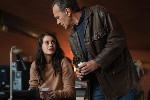 Basado en el libro homónimo, esta serie española cuenta la historia de la familia Martín, cuanto su hija Amaya desaparece entre la multitud de la cabalgata de Reyes de Málaga. Miren, una periodista en prácticas, empieza una investigación paralela a la del inspector Millán que le hará recordar facetas de su pasado que preferiría haber olvidado. Con la ayuda de Eduardo, un colega periodista, Miren no parará hasta encontrar a la niña. Milena Smit, José Coronado, Tristán Ulloa y Loreto Mauleón son algunos de los protagonistas de esta serie compuesta por seis episodios. 