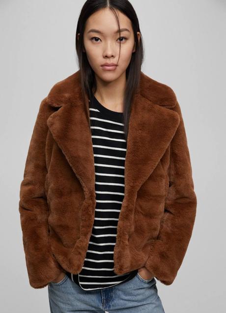 Imagen - Abrigo corto de pelo con solapas en marrón