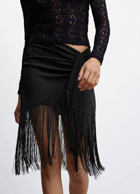 Imagen - Falda corta con flecos en negro
