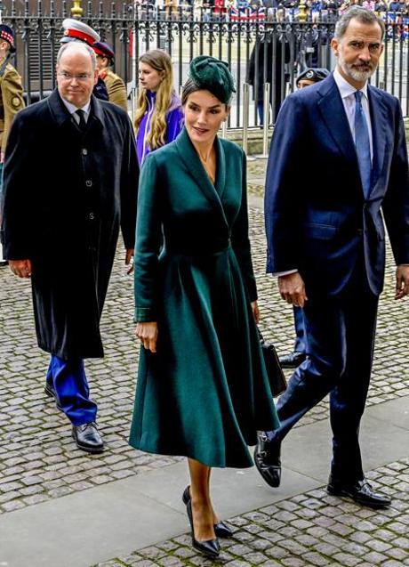 Imagen - La reina Letizia con un vestido verde. / GTRES