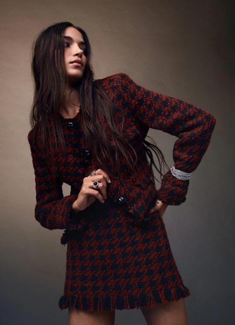 Imagen - Chaqueta tweed en naranja y negro de Mango. Foto: Mango.