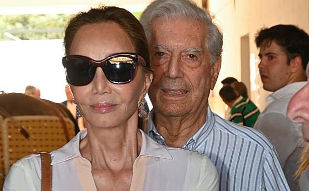 Isabel Preysler y Mario Vargas Llosa han roto su relación por razones, de momento, enfrentadas: ella dice que fueron los celos de él, pero el entorno del escritor habla de una brecha intelectual insuperable entre ambos. 