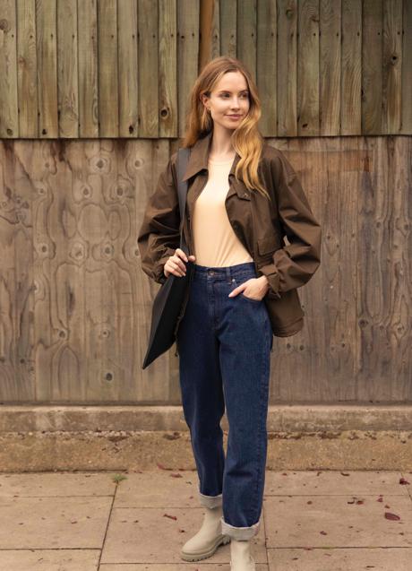 Imagen - Camiseta térmica de manga larga en color beige de Uniqlo. Foto: Uniqlo.