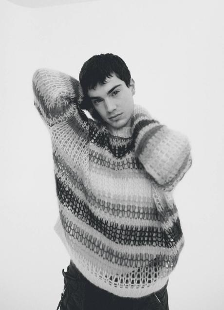 Imagen - Apolo, con jersey deDSquared2. La fotografía es de Pepe Lóbez y el estilismo, de Sara Fernández Castro.