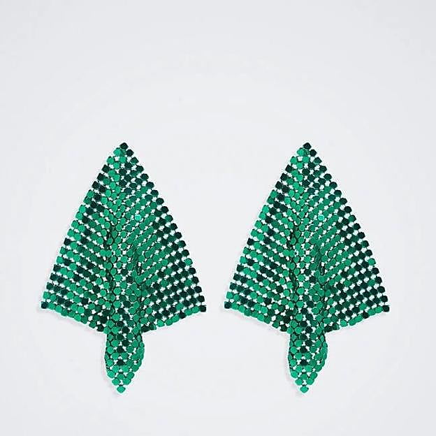 Pendientes Mesh en color verde de Parfois (9,99 euros).