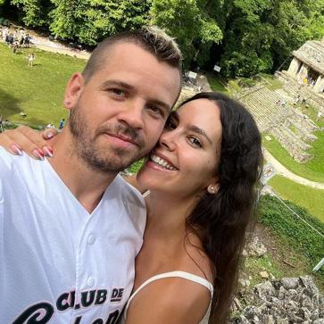 Imagen secundaria 1 - Cristina Pedroche y Dabiz muestran su amro en Instagram