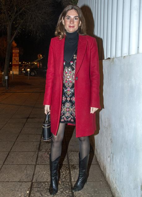 Imagen - El look de Lourdes Montes con un abrigo rojo. / GTRES