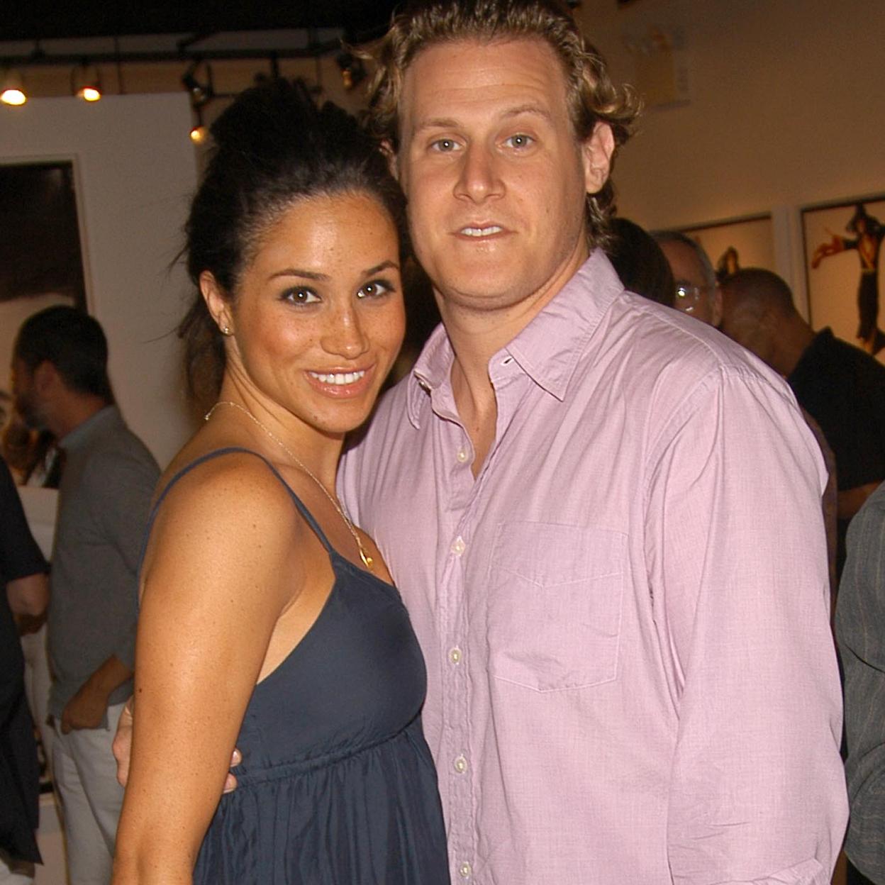 Meghan Markle en una fiesta con su primer marido, el productor de cine Trevor Engelson