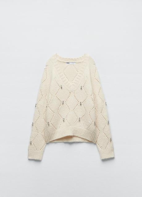 Imagen - Jersey calado con abalorios de Zara, 29,95€.