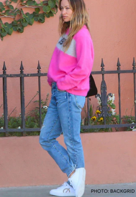 Imagen - Olivia Wilde con las zapatillas de Løci.