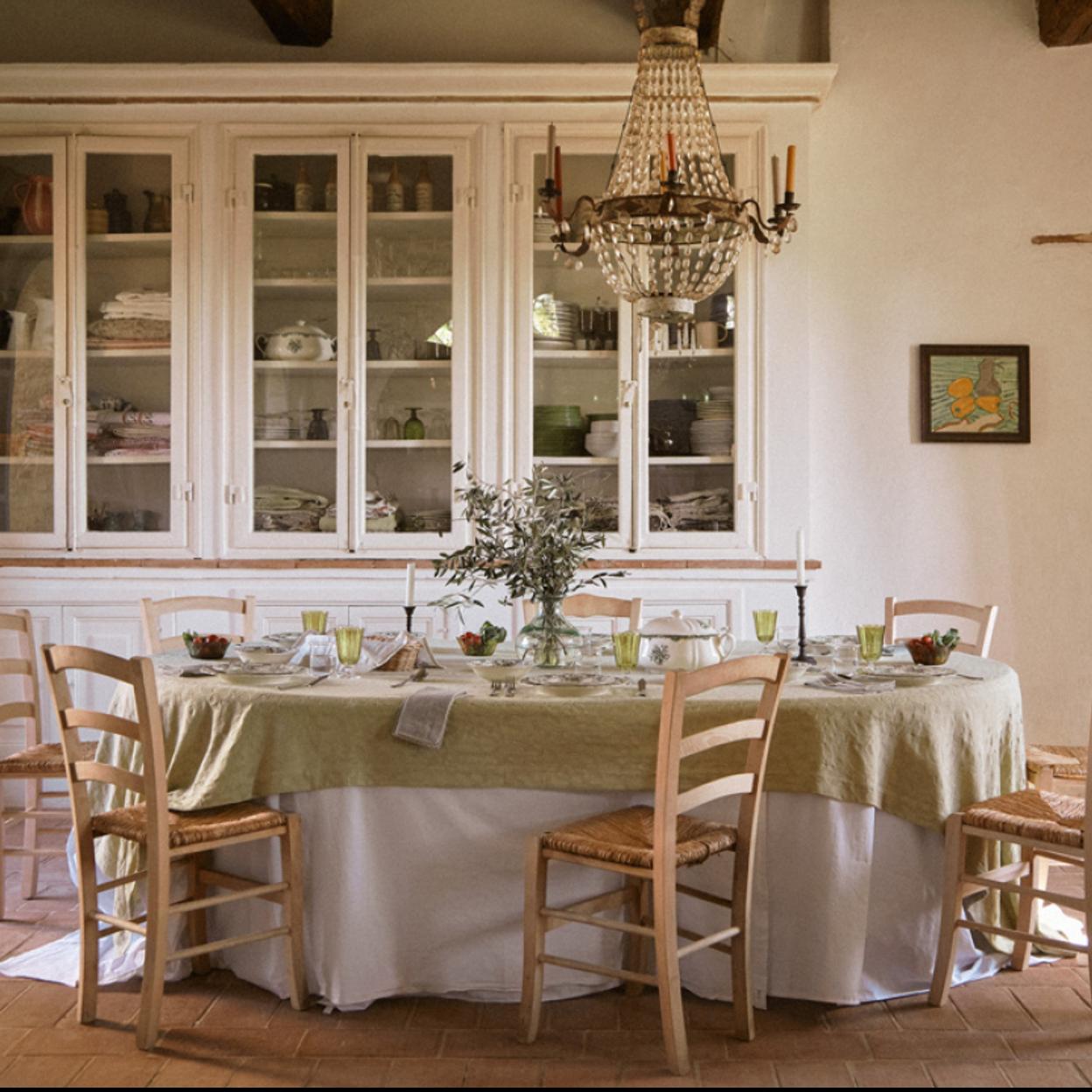 Salón comedor con decoración de Zara Home