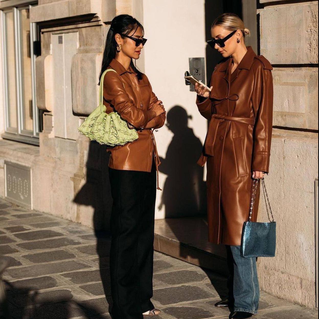 Las influencers elevan la elegancia de sus looks con chaquetas de piel