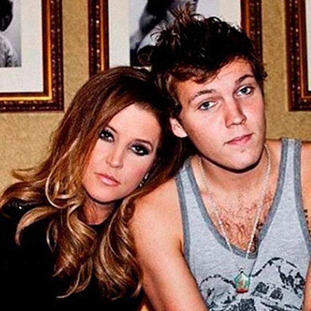 Lisa Marie Presley, junto a su hijo Benjamin.