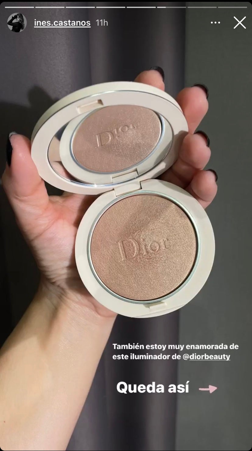 Imagen - La maquilladora Inés Castaños enseñando en redes el iluminador de Dior. Foto: @ines.castanos.