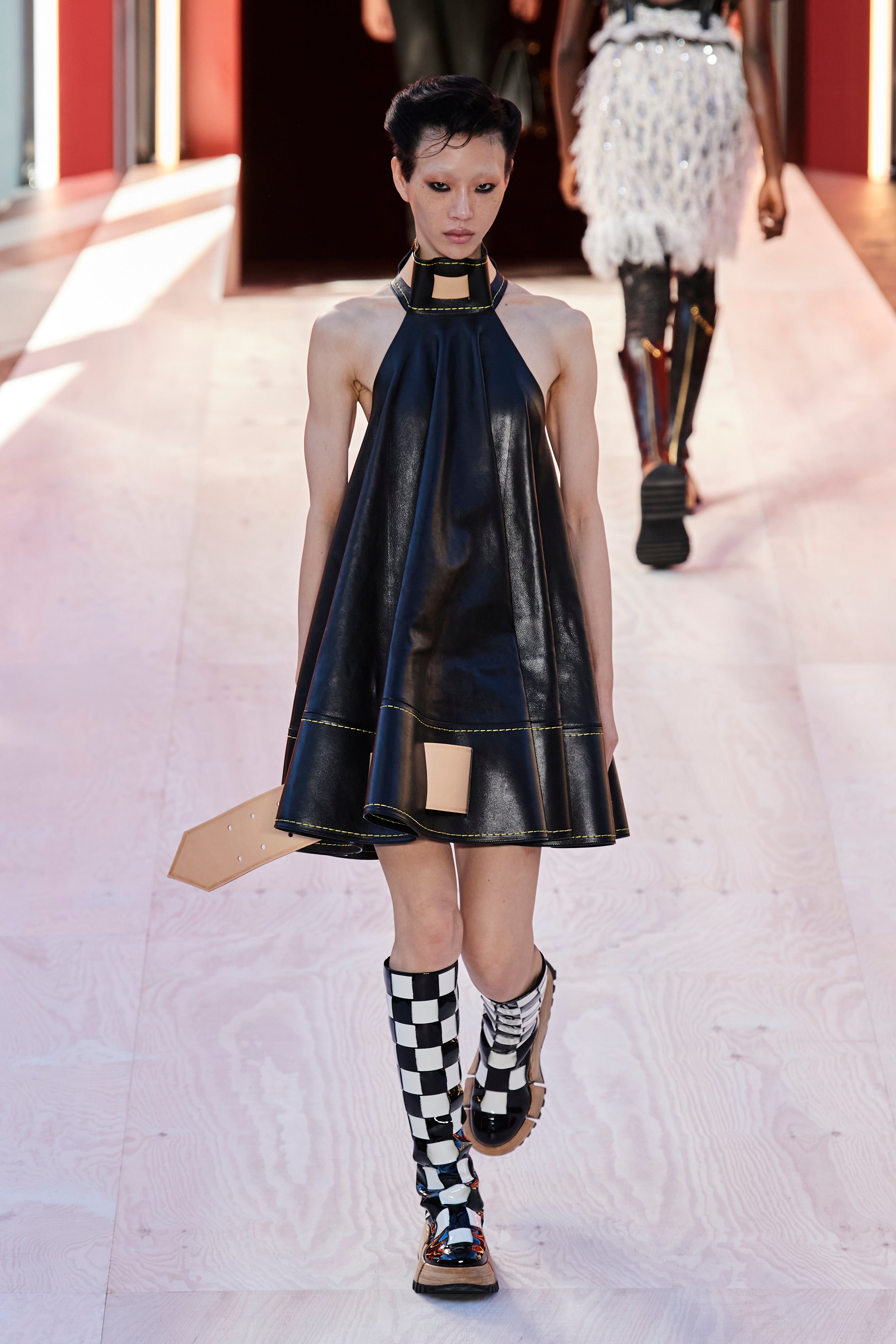 Estos son los vestidos de cuero más preciosos de la temporada.