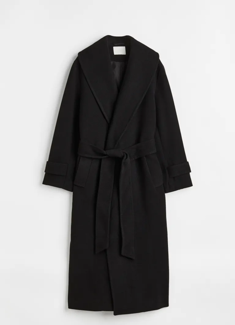 Imagen - El abrigo negro de H&M.