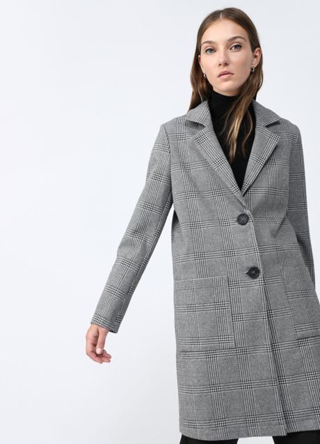 Imagen - Abrigo estampado de Lefties, 15,99 (antes 19,99€). 