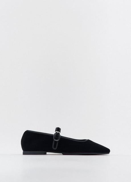 Imagen - Bailarinas de terciopelo negras de Zara, 39,95€.