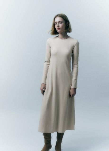 Imagen - Vestido con escote en la espalda, 25,95€.