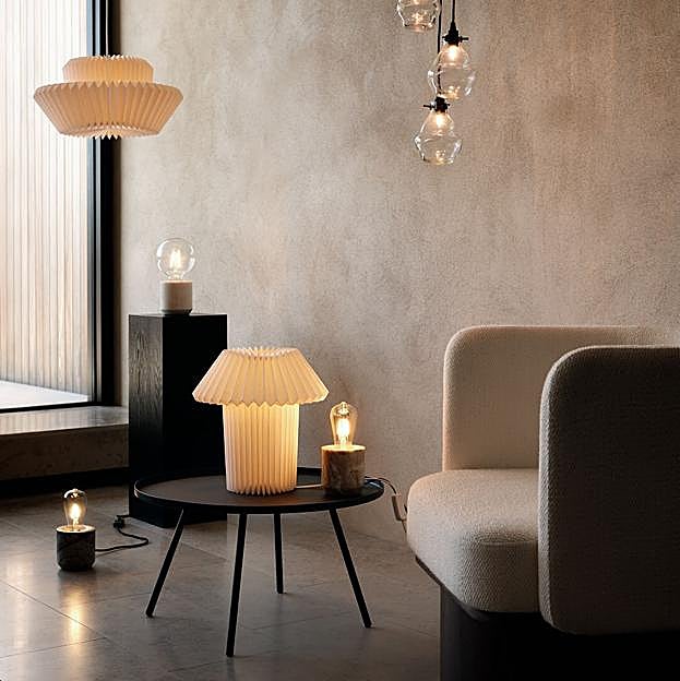 H&M Home tiene las lámparas de mesa más originales y baratas que necesitas para iluminar tu salón a un precio irresistible