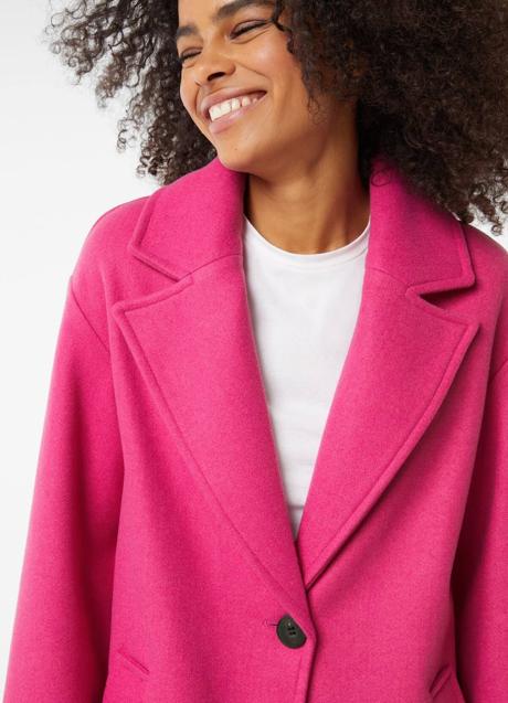 Imagen - Abrigo de paño color rosa