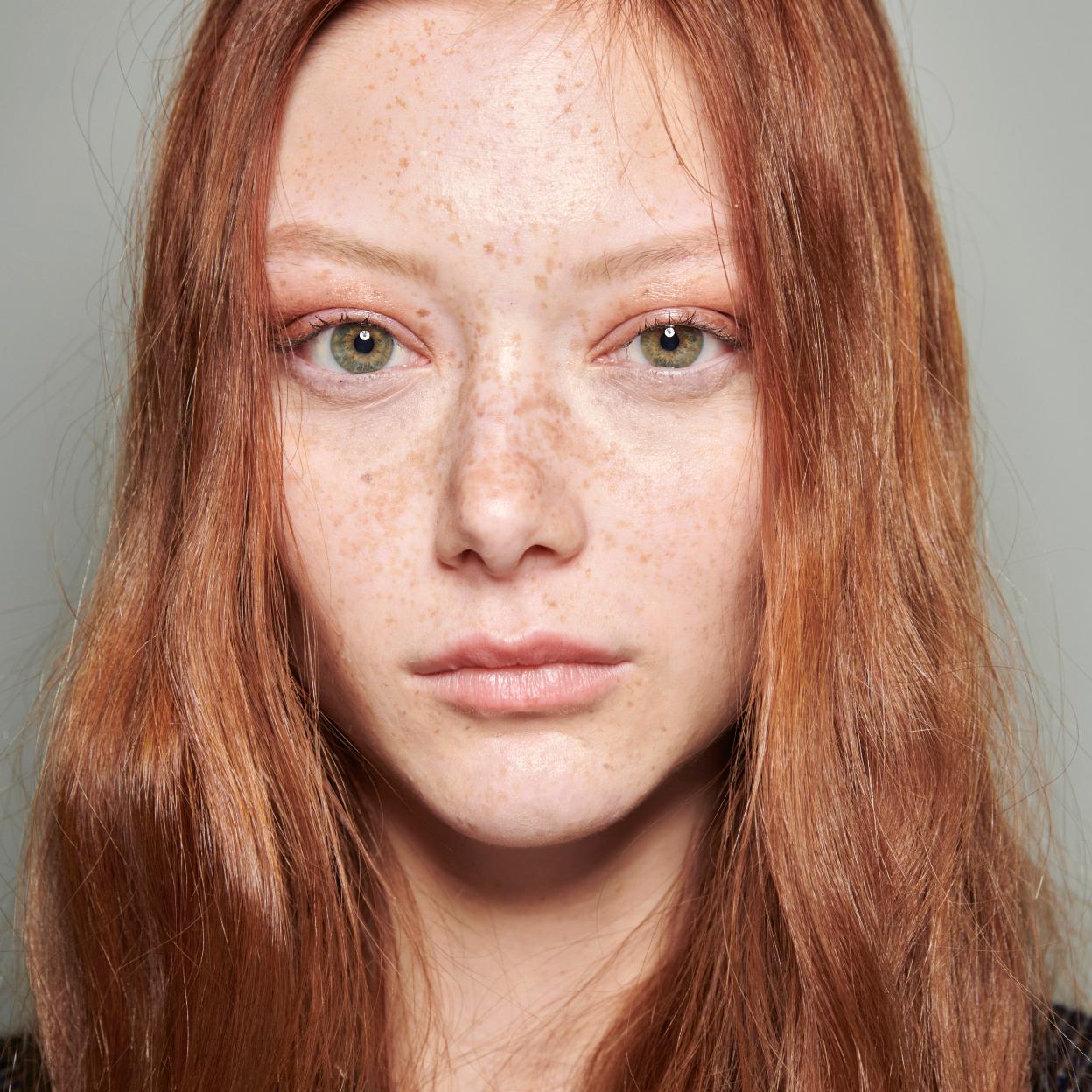 Estos tratamientos con vitamina C y niacinamida hidratan y combaten las manchas.