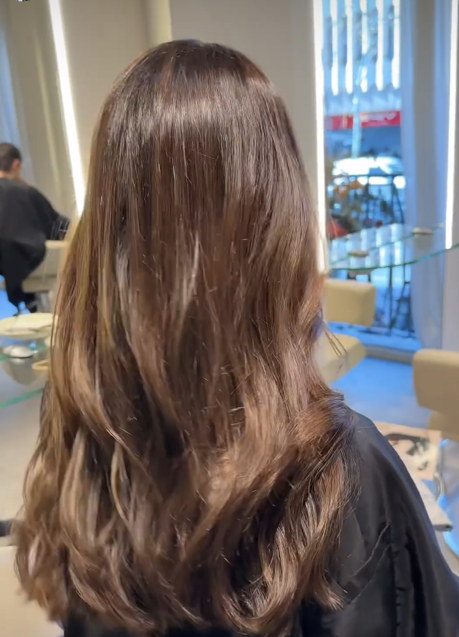 Imagen - Melissa Villarreal en el salón de Gabriel Llano. Foto: @melissavillarreal.