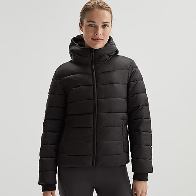 Así queda la chaqueta de Oysho.