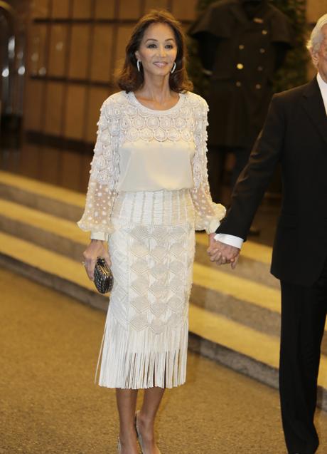 Imagen - isabel Preysler con vestido de flecos. Foto: Gtres.
