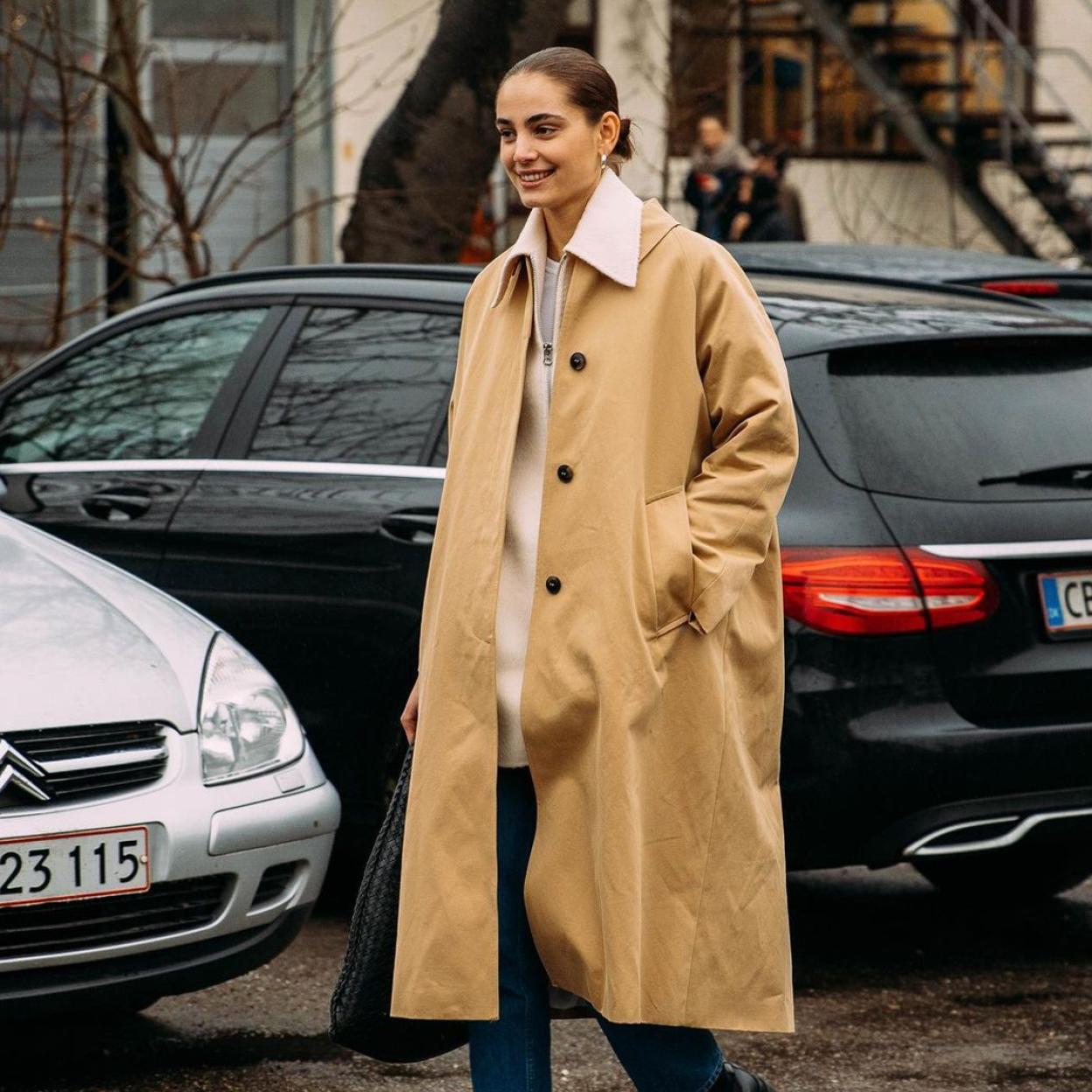 Una invitada a los desfiles de la Semana de la Moda de Copenhague.