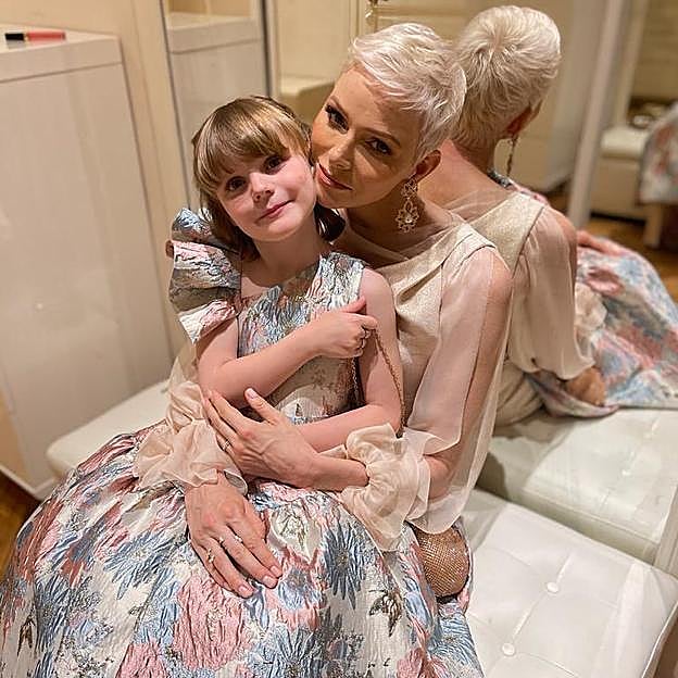 La princesa Charlène y su hija Gabrielle vestidas de Terrence Bray en su debut público tras un año de enfermedad.