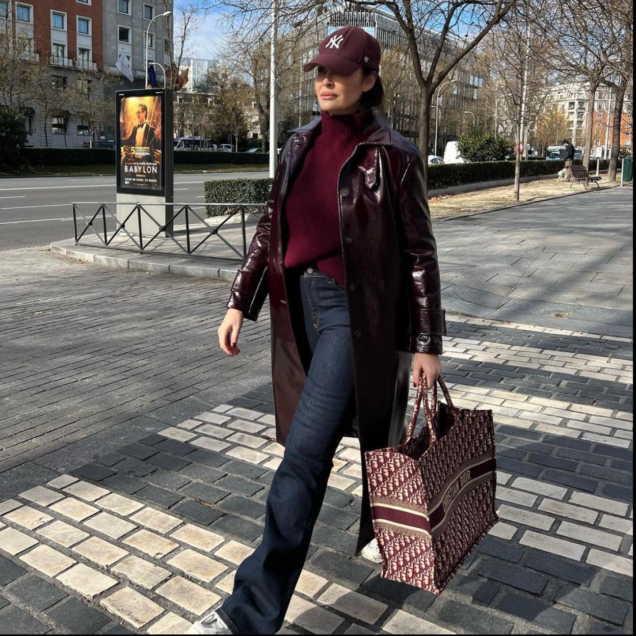 Vicky Martín Berrocal con un abrigo de Massimo Dutti.