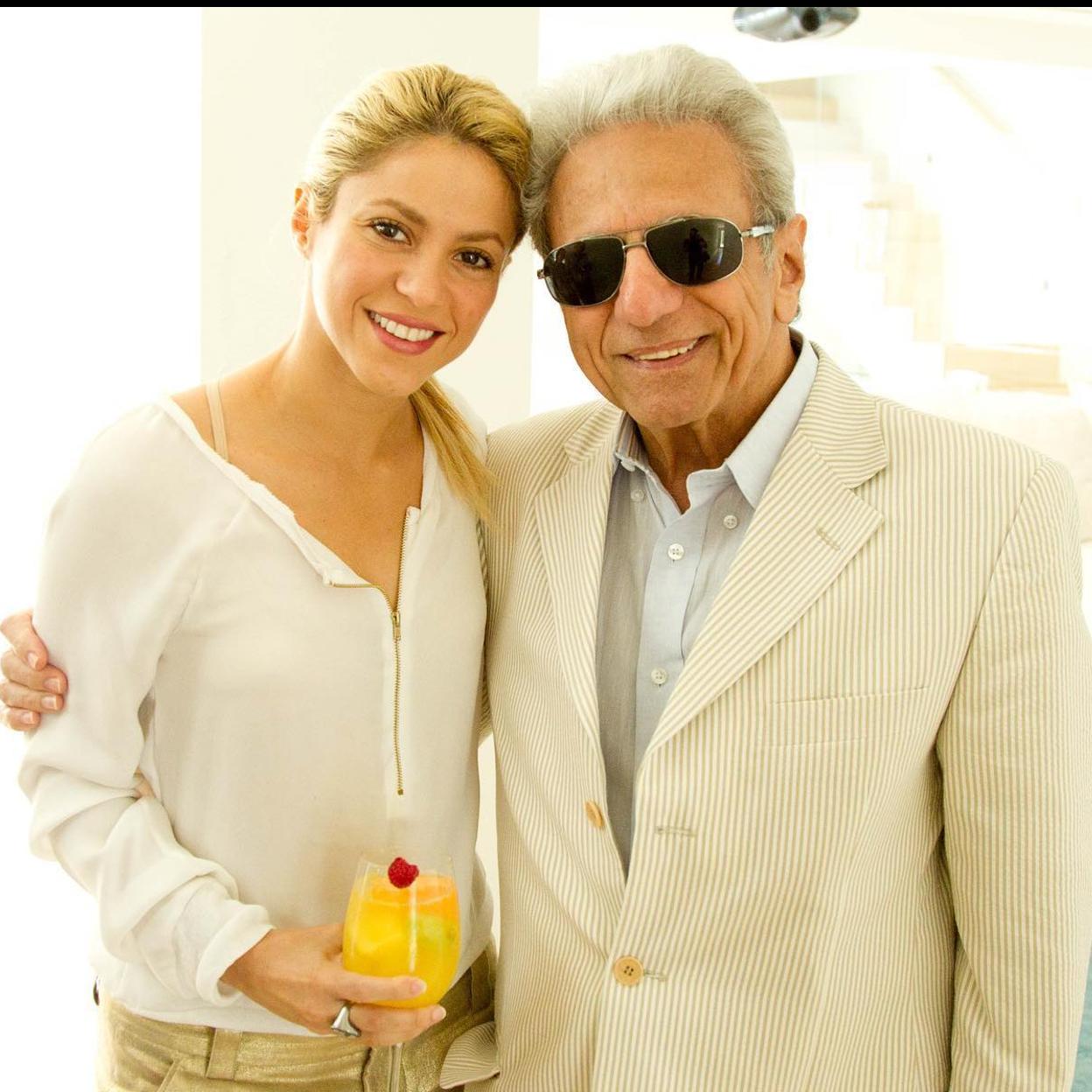 Shakira posa con su padre, William Mebarak Chadid