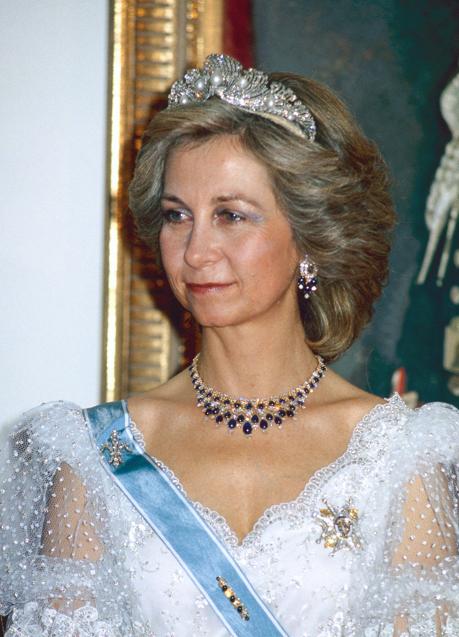 Imagen - La reina Sofía con el conjunto de zafiros.