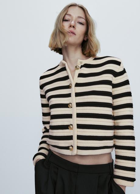 Imagen - Chaqueta de rayas con botones de Massimo Dutti (89,95 euros)