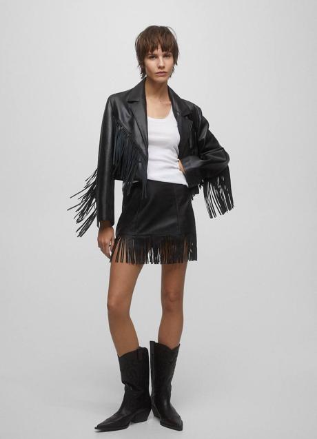 Imagen - Conjunto con chaqueta y falda de flecos