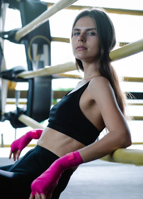 Imagen - Mujer con ropa deportiva/PEXELS
