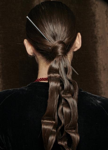 Imagen - Peinado con coleta estilo japonés de Lisa Von Tang. Foto: Launchmetrics Spotlight