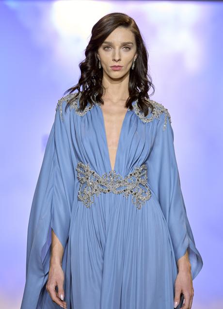 Imagen - Mujer con melena rizada y corte bob en el desfile de Christian Cowan. Foto: Launchmetrics Spotlight