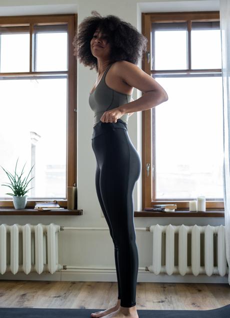 Imagen - Mujer haciendo deporte en casa/PEXELS