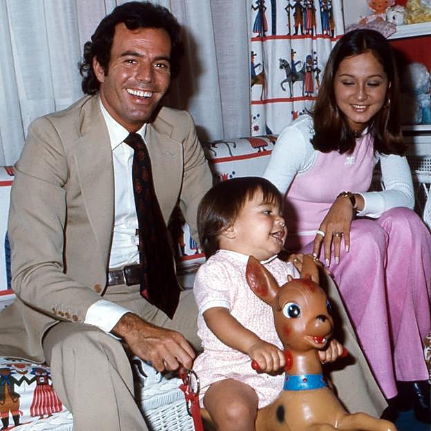 Así fue el convulso matrimonio de Isabel Preysler y Julio Iglesias que solo duro siete años (y tres hijos): celos, infidelidades, peleas y abandono