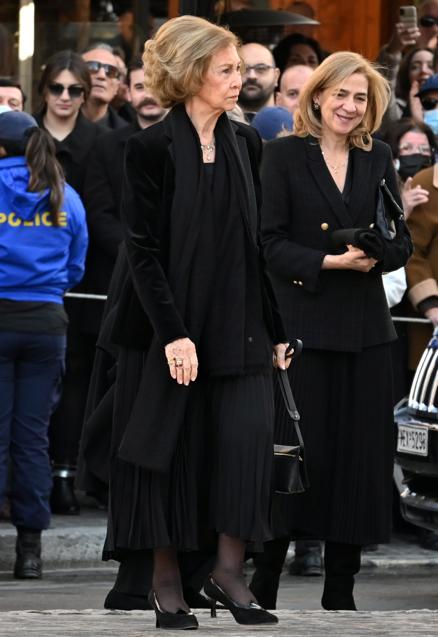 Imagen - La reina Sofía y la infanta Cristina en su llegada al funeral. / GTRES