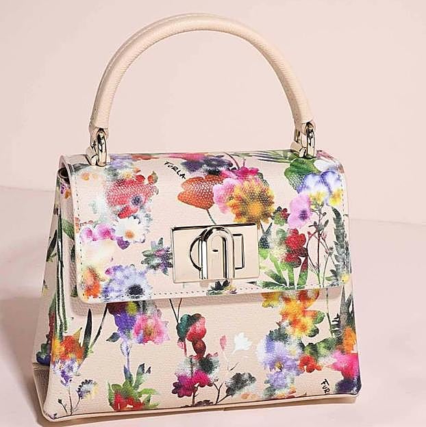 El bolso de Furla de la reina Letizia.